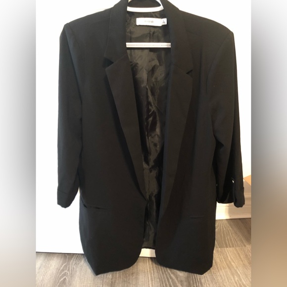 JustFab Sleeve Tab Crepe Blazer - Picture 2 of 7